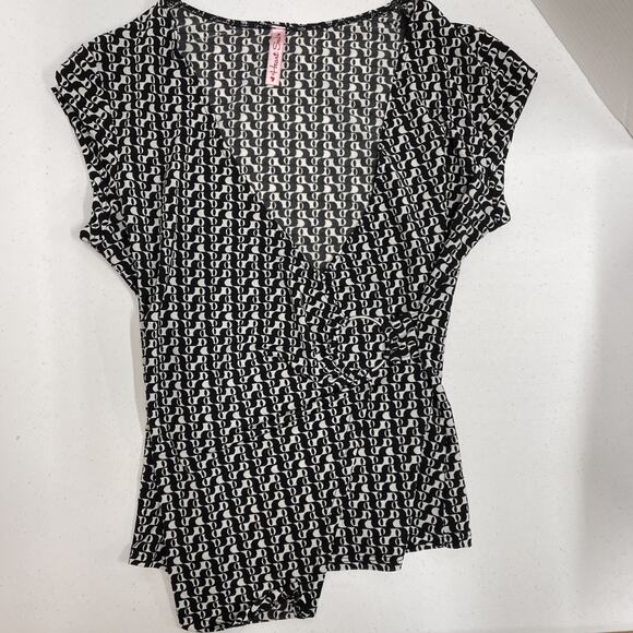 Women’s ❤️ Heart & Soul ❤️ Y2K Size Large Top With Silver Ring Closure - Picture 1 of 6